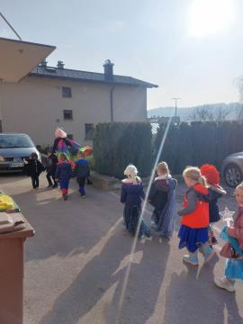 Obisk maskar na obicini, foto L Uhan (3)